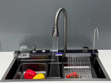 سینک ظرفشویی آبشاری مشکی مدل پیانویی 4 کلید گرید A